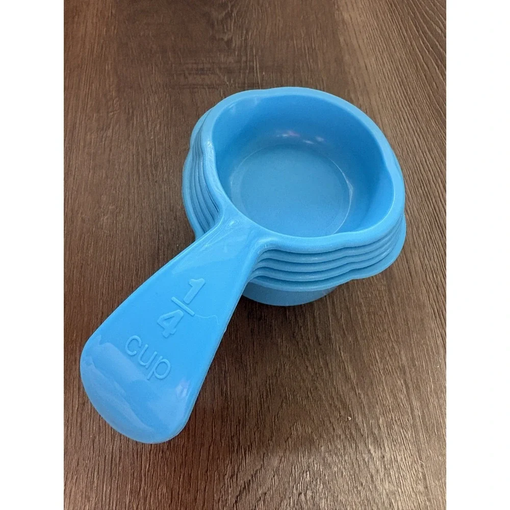 Tupperware Measuring Cups Blue Curved Handles Embossed Set Of 5 Hard To‎ Find